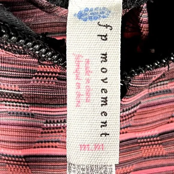 FP Movement Sz M Betty Legging Black Pink Zippers Yoga Dance Surf Run - Picture 7 of 10